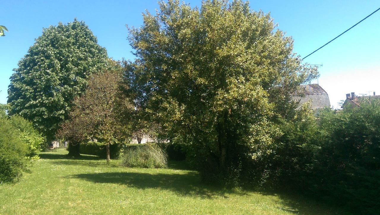 Bed and Breakfast Vingt Grand Rue Champagne-Mouton Екстер'єр фото