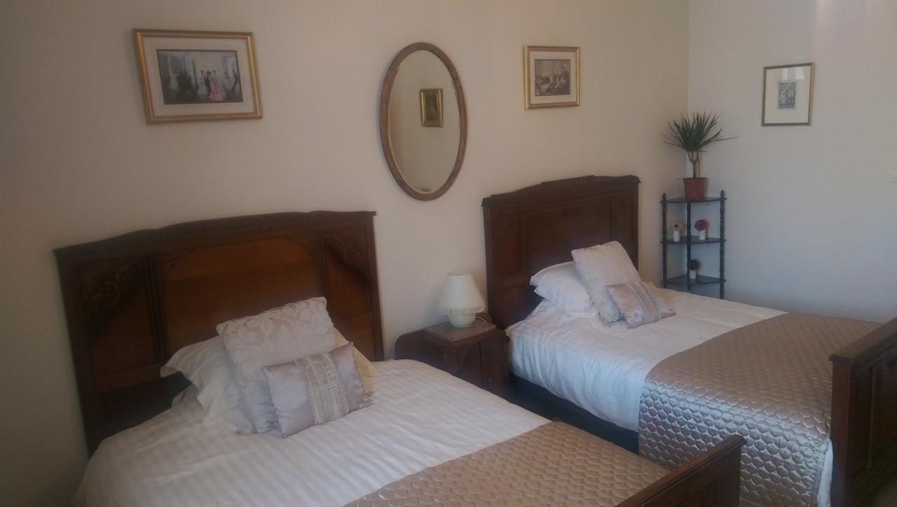 Bed and Breakfast Vingt Grand Rue Champagne-Mouton Екстер'єр фото