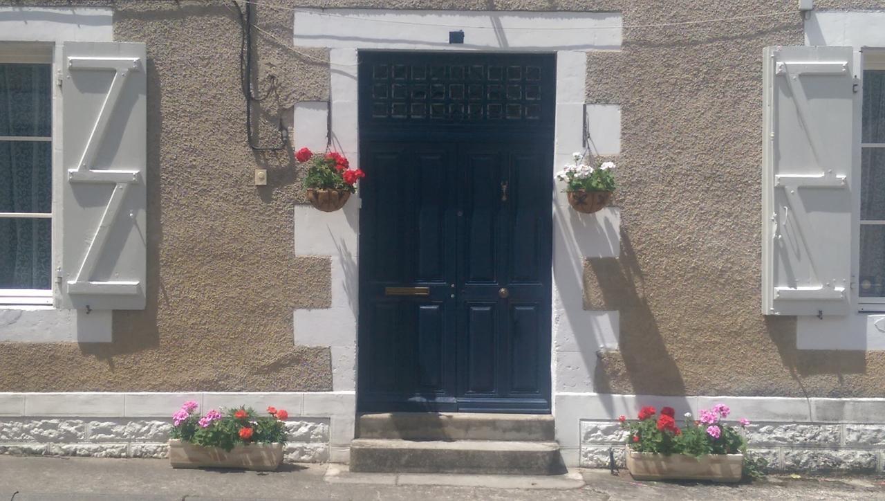 Bed and Breakfast Vingt Grand Rue Champagne-Mouton Екстер'єр фото