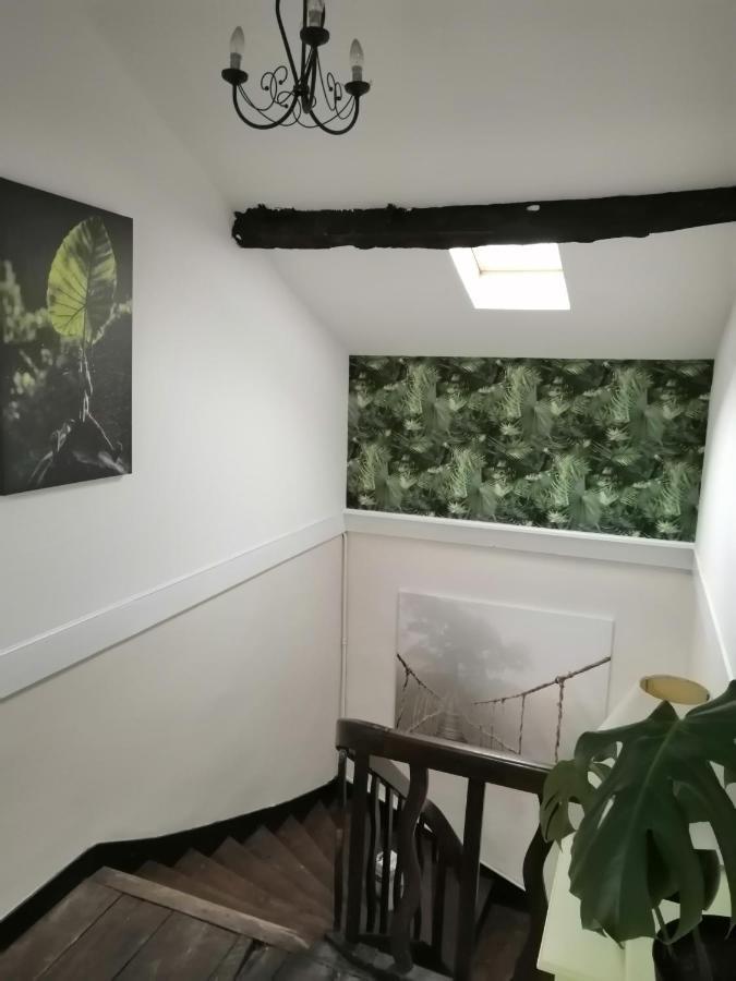 Bed and Breakfast Vingt Grand Rue Champagne-Mouton Екстер'єр фото
