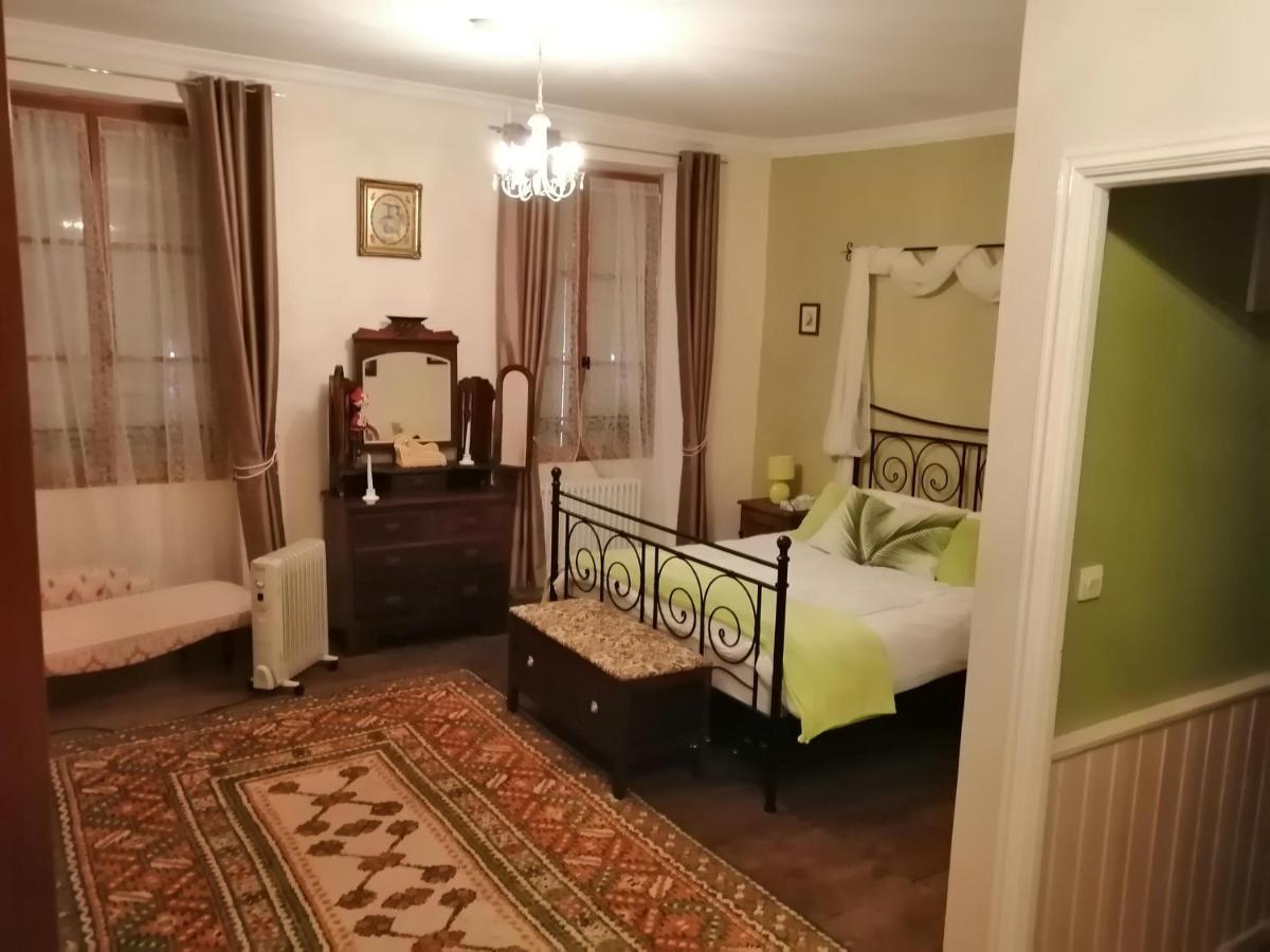 Bed and Breakfast Vingt Grand Rue Champagne-Mouton Екстер'єр фото
